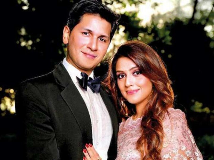 'Awara Paagal Deewana' actress & 'Khatron Ke Khiladi 4' winner Aarti Chabria to marry fiance Visharad Beedassy in July! Bollywood actress & 'Khatron Ke Khiladi 4' winner Aarti Chabria to marry fiance in July!