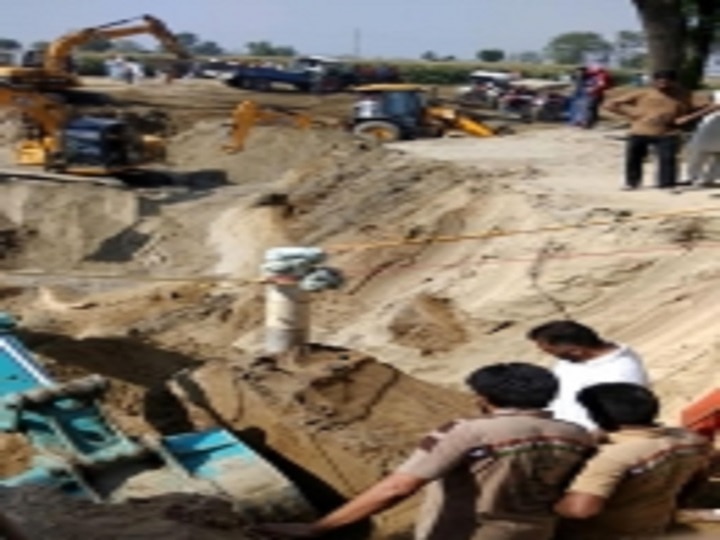 Infant trapped in Punjab borewell for over 40 hours Infant trapped in Punjab borewell for over 40 hours