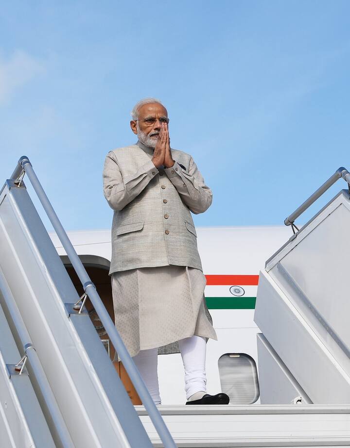 Modi was received at Male airport by Foreign Minister Abdulla Shahid.