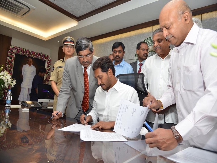 Jagan assumes charge of secretariat office; enhances salary of ASHA workers to Rs 10,000 Jagan assumes charge of secretariat office; enhances salary of ASHA workers to Rs 10,000