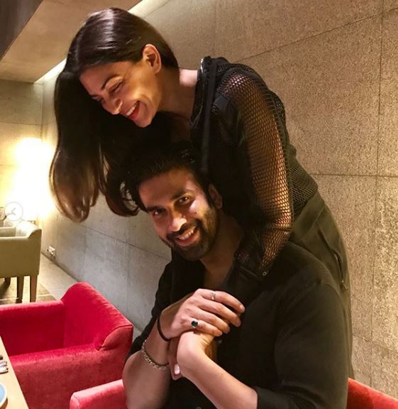 Charu Asopa & Sushmita Sen's brother Rajeev Sen tie the knot in a court marriage!