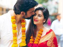 Charu Asopa & hubby Rajeev Sen share pics from their court marriage on social media!