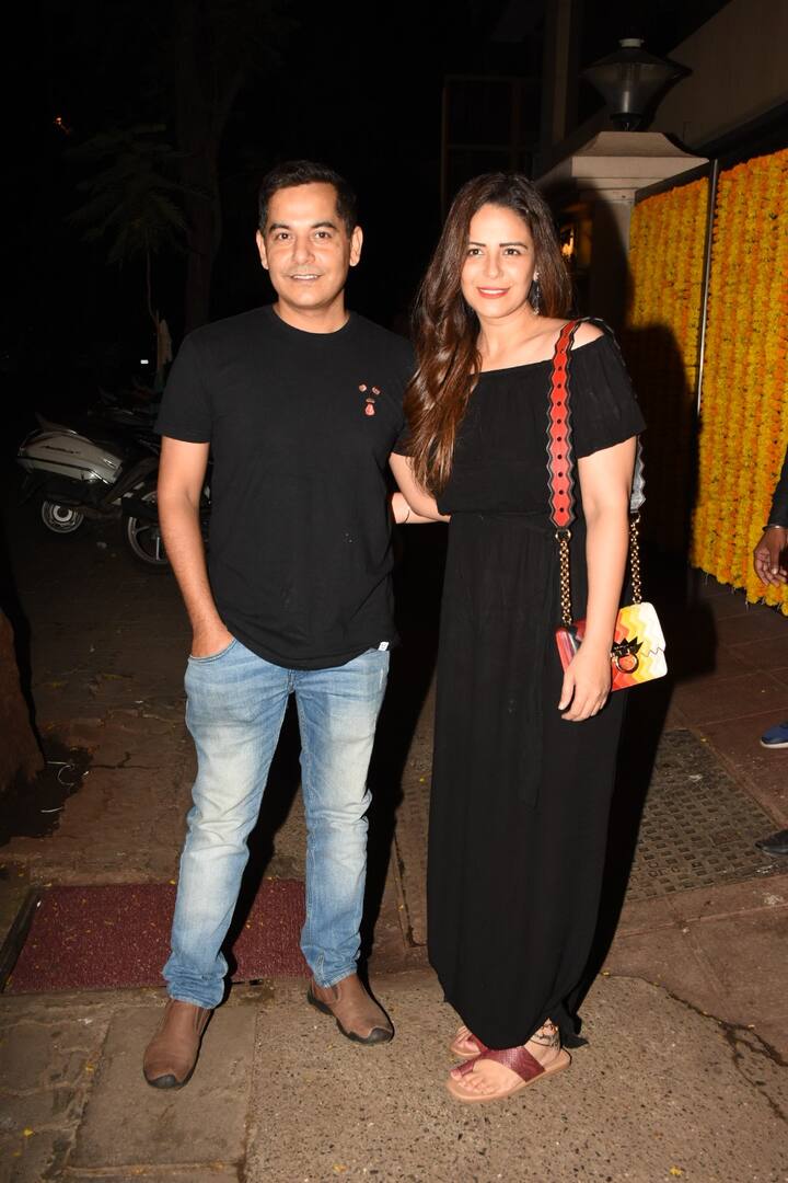 BFFs Mona Singh & Gaurav Gera twinning in black at Ekta Kapoor's birthday bash. (Photo: Manav Manglani)