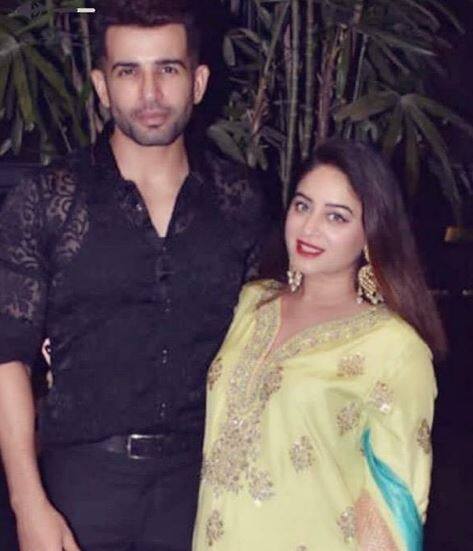Mahhi and Jay recently attended Aamna Sharif’s Eid party at her place. The ‘Balika Vadhu’ actress shared this picture on social media.
