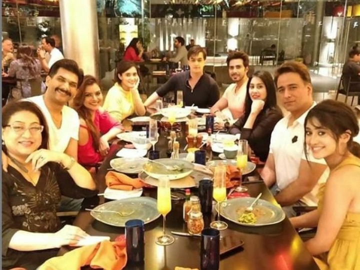 PIC: Shivangi Joshi, Mohsin Khan & other Yeh Rishta Kya Kehlata Hai actors enjoy dinner together PIC: Shivangi Joshi, Mohsin Khan & other Yeh Rishta Kya Kehlata Hai actors enjoy dinner together