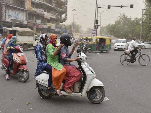No relief from heat! Delhi sizzles at 46 degrees Celsius today, dust storm forecast in afternoon No relief from heat! Delhi sizzles at 46 degrees Celsius today, decline in temperature expected from June 12: IMD