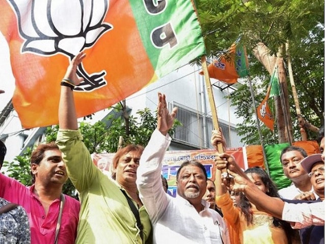 Kolkata: Another BJP worker killed in Howrah; Governor submits report on violence to central govt Kolkata: Another BJP worker killed in Howrah; Governor submits report on violence to central govt