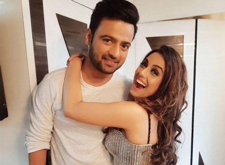 After BREAK-UP with Manish Naggdev, Bigg Boss 12 contestant Srishty Rode is now DATING Vijal?