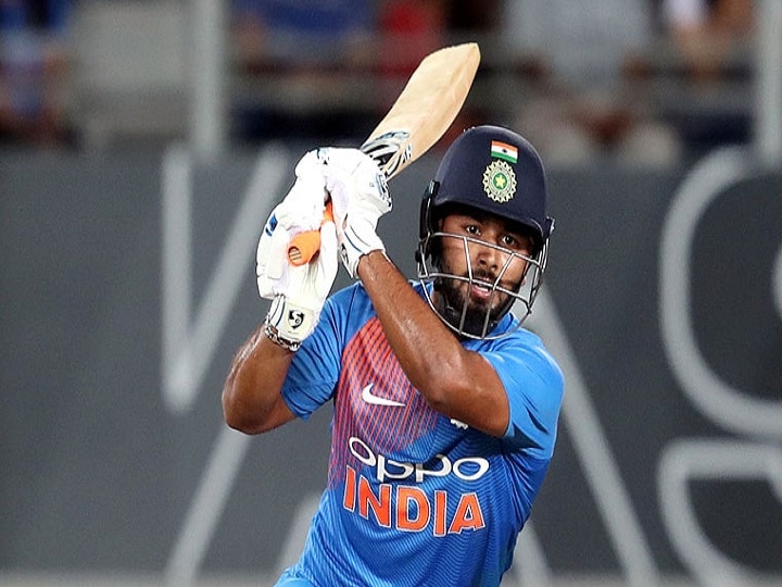 World Cup 2019: Rishabh Pant to fly in as cover for Shikhar Dhawan, say Sources World Cup 2019: Rishabh Pant to fly in as cover for Shikhar Dhawan, say Sources