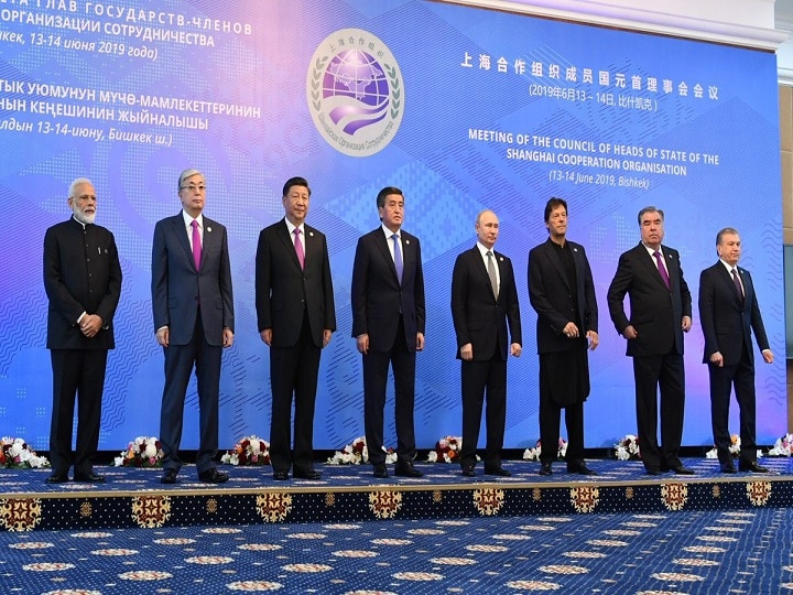 At SCO joint photograph session, PM Narendra Modi and Pakistan PM Imran Khan maintain distance At SCO joint photograph session, PM Narendra Modi and Pakistan PM Imran Khan maintain distance