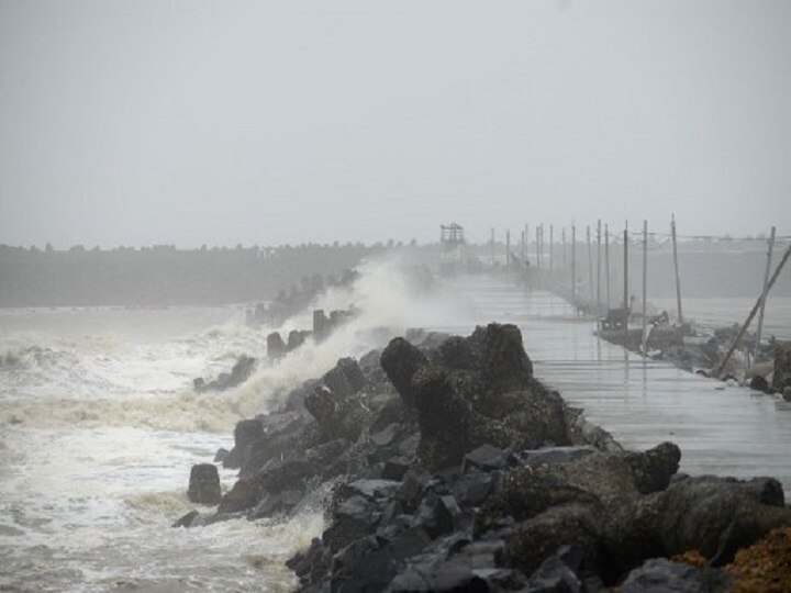 Hours after Gujarat CM's all-clear, Cyclone Vayu to recurve again; likely to hit Kutch next week Hours after Gujarat CM's all-clear, Cyclone Vayu to recurve again; likely to hit Kutch next week