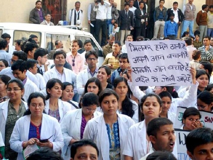 AIIMS, Safdarjung doctors end strike; warns of indefinite strike if demands not met by Mamata Banerjee in 48 hrs AIIMS, Safdarjung doctors end strike; warns of indefinite stir if demands not met by Mamata in 48 hrs