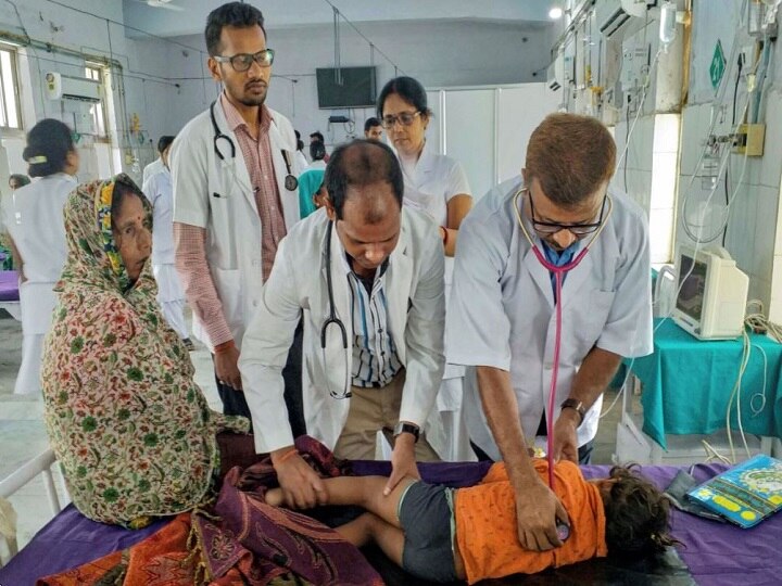 Bihar Encephalitis Death: Child death toll rises to 83 in Muzaffarpur, Bihar CM Nitish Kumar announces Rs 4 lakh ex-gratia Bihar Encephalitis Death: Child death toll rises to 93 in Muzaffarpur