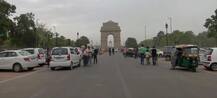 Delhi witnesses sudden change in weather; Pleasant Sunday morning with light rain in NCR