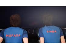 PIC: SRK & Aryan Khan gear up for India vs Pakistan World Cup match with Father\'s Day spirit!