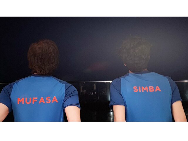 PIC: SRK & Aryan Khan gear up for India vs Pakistan World Cup match with Father's Day spirit! ICC World Cup 2019, IND vs PAK: 'Lion King' fever grips Shah Rukh Khan, son Aryan Khan ahead of the match on Father's Day!