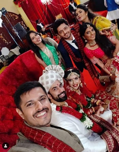 Popular TV actor Neil Bhatt shared a photo with the newly married couple, wishing them a lifetime of happiness.