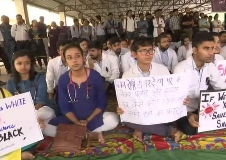 The IMA has demanded a comprehensive central law in dealing with violence on doctors and health care staff. (ANI)
