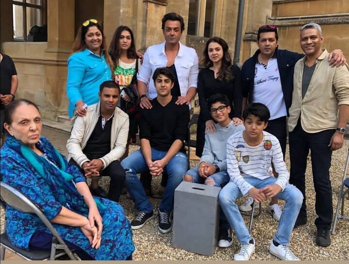 Here are some more pictures of Bobby Deol with sons Aryaman-Dharam and family members...