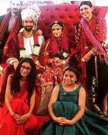 UNSEEN PICS: Sushmita Sen looks stunning in a gold saree at Rajeev Sen & Charu Asopa’s wedding