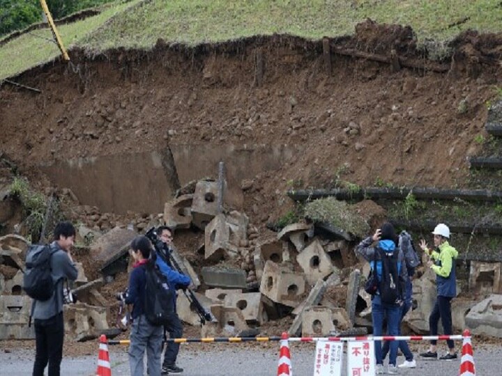 Magnitude 6.4 earthquake hits Japan, causes tsunami Magnitude 6.4 earthquake hits Japan, causes tsunami