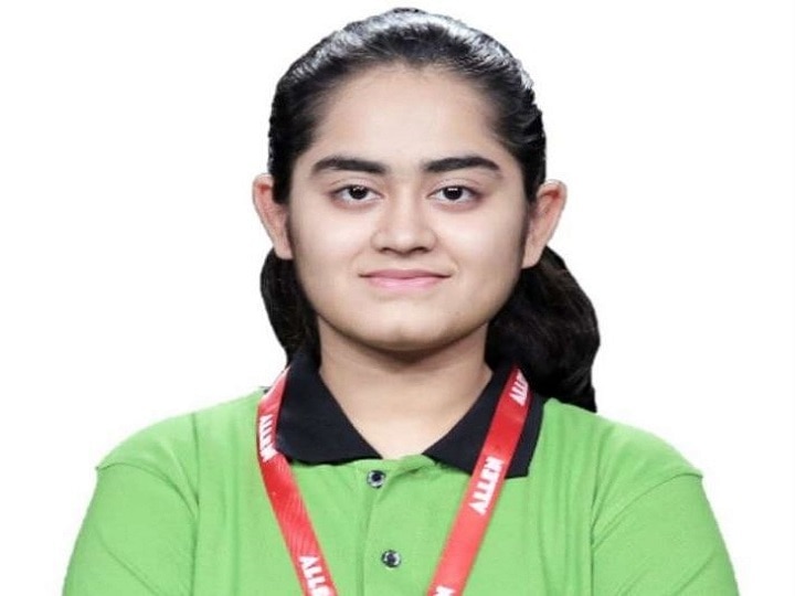 Rare Feat! Meet Gujarat's Stuti Khandwala who cracked NEET, JIPMER, AIIMS and JEE, all at once Rare Feat! Meet Gujarat's Stuti Khandwala who cracked NEET, JIPMER, AIIMS and JEE, all at once