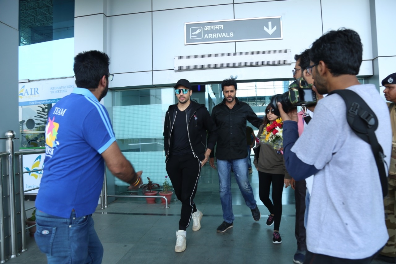 PICS: Sidharth Malhotra spotted at Dehradun airport for Rs. 200 Cr wedding in Auli