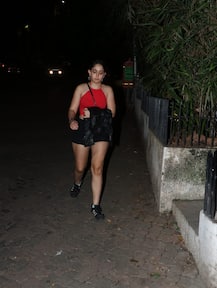 IN PICS: Aamir Khan\'s daughter Ira Khan looks super stylish as she gets PAPPED on a Friday night!