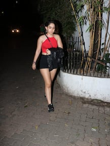 IN PICS: Aamir Khan\'s daughter Ira Khan looks super stylish as she gets PAPPED on a Friday night!