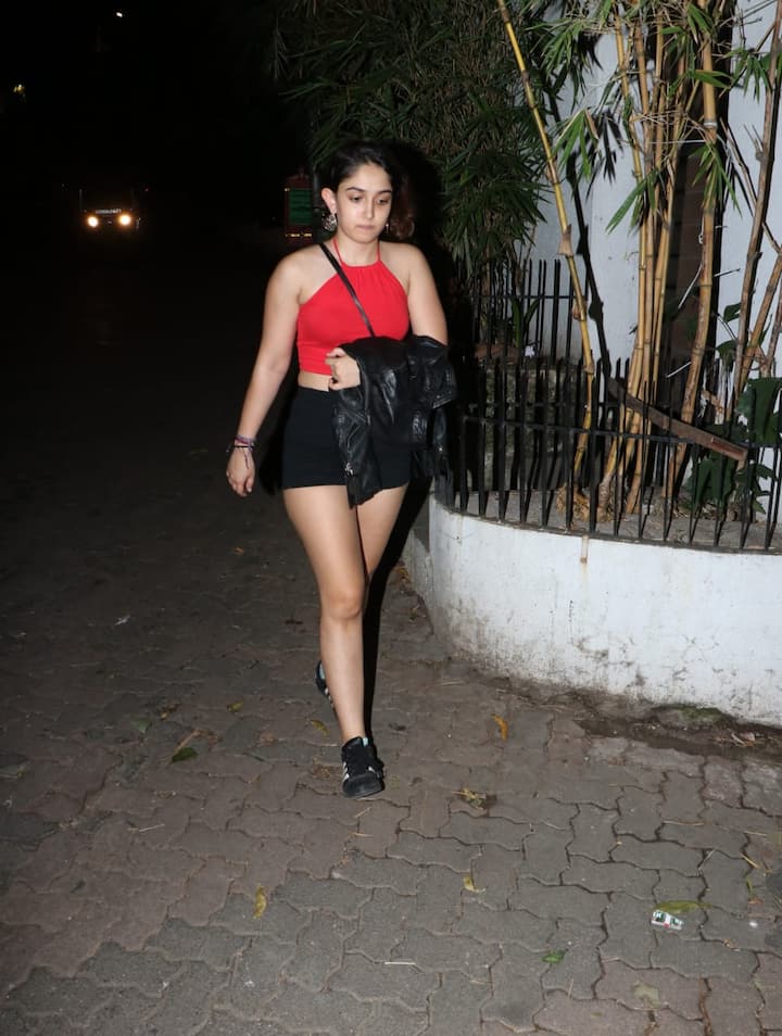 Aamir Khan's super cool daughter Ira was clicked by the paparazzi on Friday night in Mumbai