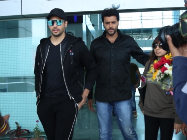 PICS: Sidharth Malhotra spotted at Dehradun airport for Rs. 200 Cr wedding in Auli PICS: Sidharth Malhotra spotted at Dehradun airport for Rs. 200 Cr wedding in Auli