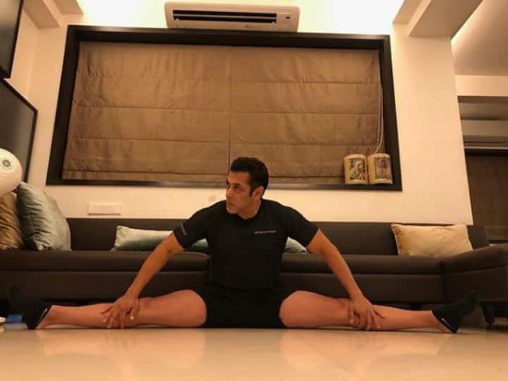 PIC: Salman Khan flaunts flexibility with a perfect split! PIC: Salman Khan flaunts flexibility with a perfect split!
