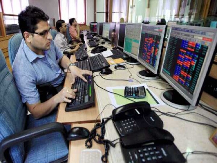 Share Market Update: Sensex falls for 2nd consecutive day, Nifty ends tad below 11,700; metal stocks fall Share Market Update: Sensex falls for 2nd consecutive day, Nifty ends tad below 11,700; metal stocks fall