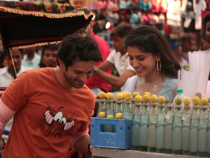 Cast of Sony TV's 'Ishaaron Ishaaron Mein' beat the heat in Delhi with Golas and Goti Soda 'Ishaaron Ishaaron Mein' cast beat the heat in Delhi with Golas and Goti Soda