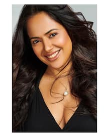 PICS: Pregnant Sameera Reddy\'s Underwater Maternity Photoshoot Is Just Too Amazing For Words!