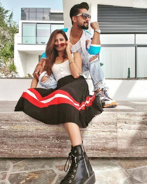 Ravi Dubey & Sargun Mehta are one of the most popular couples of Indian Television. They fell in love with each other on the sets of 'ZEE TV' show '12/24 Karol Bagh' and are happily married. (Photo: Instagram)
