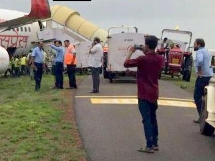 Mangalore: Air India Express Flight Veers Off Taxiway; All Passengers Safe Mangalore: Air India Express Flight Veers Off Taxiway; All Passengers Safe