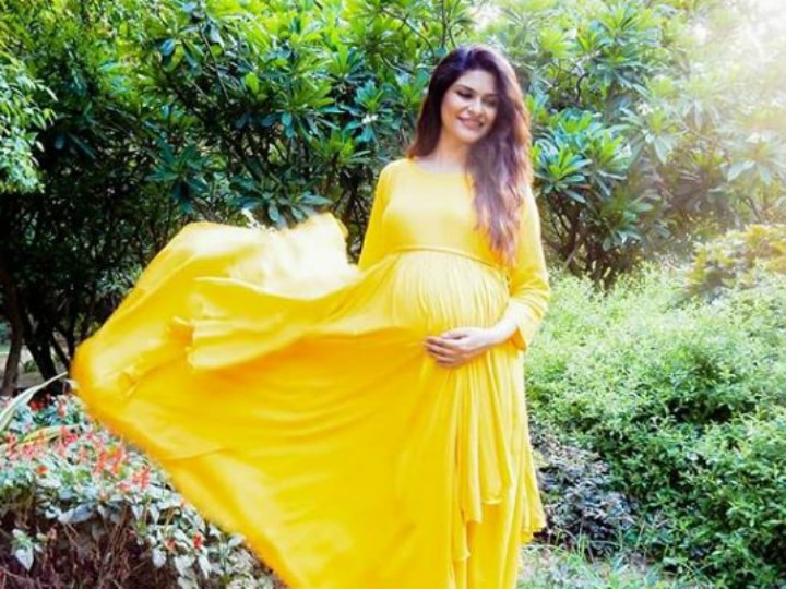 8-Months Pregnant Neha Kaul Flaunts Baby Bump As She Looks Mesmerising in her Maternity Photoshoot! See Pictures! 8-Months Pregnant Neha Kaul Flaunts Baby Bump As She Looks Looks Mesmerizing in her Maternity Shoot Pics!