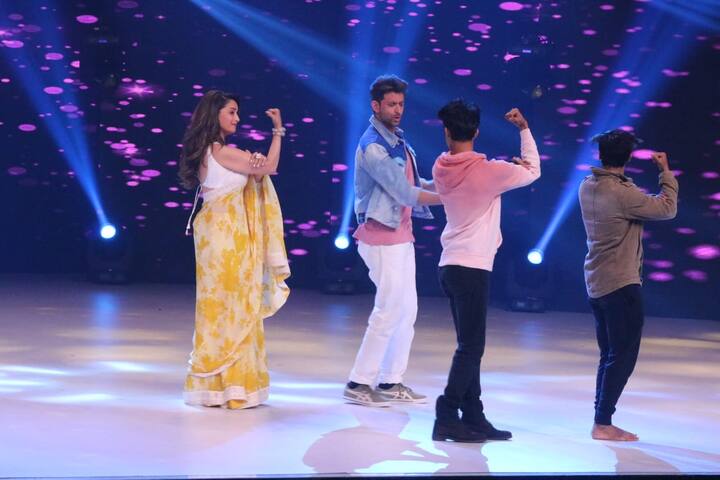 Hrithik Roshan joins Madhuri Dixit on her dance reality show 'Dance Deewane 2' (All Pics: Manav Manglani)