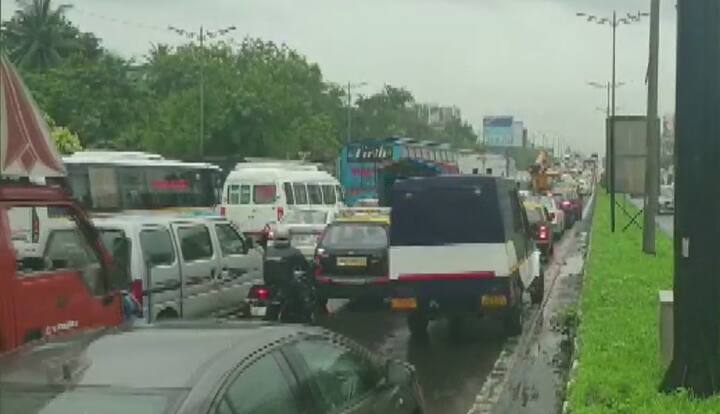Traffic movement affected at Western Express Highway due to heavy rainfall in the city