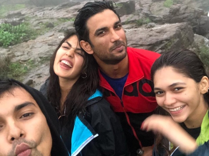 Chehre actress Rhea Chakraborty celebrates birthday with rumoured boyfriend Sushant Singh Rajput, see PIC! PIC: Rhea Chakraborty Celebrates Birthday with Rumoured Boyfriend Sushant Singh Rajput & Her Friends