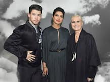 PIC: Here\'s Priyanka Chopra\'s Hubby Nick Jonas\' Two-Step Method For The Cool Guy Pose!