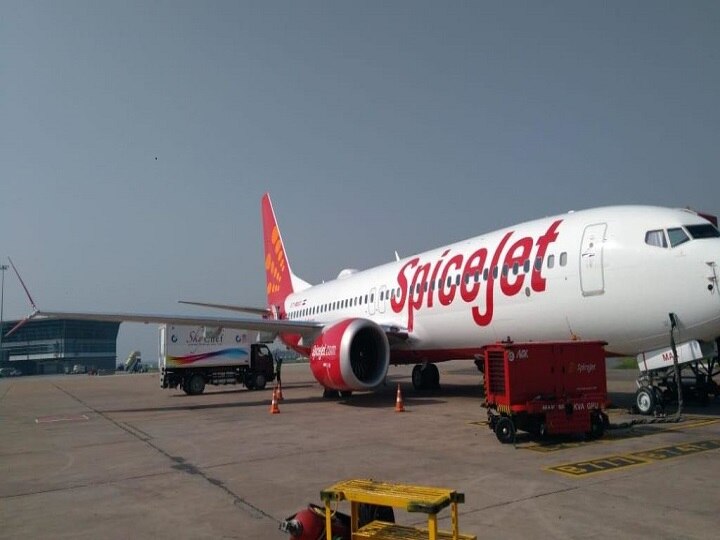 SpiceJet's stranded plane cleared from grass area at Mumbai airport SpiceJet's stranded plane cleared from grass area at Mumbai airport