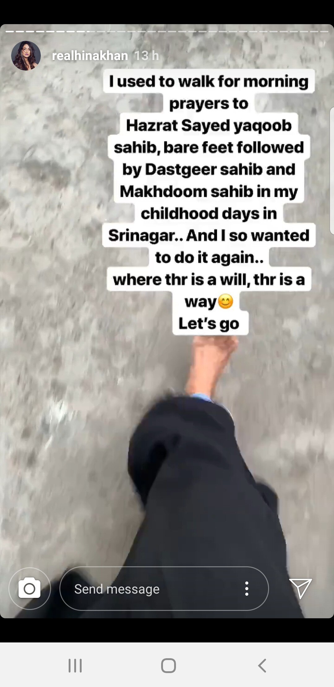 PICS: Burqa Clad Hina Khan Walks Barefoot Visiting Mosques In Srinagar, Relives Her Childhood!