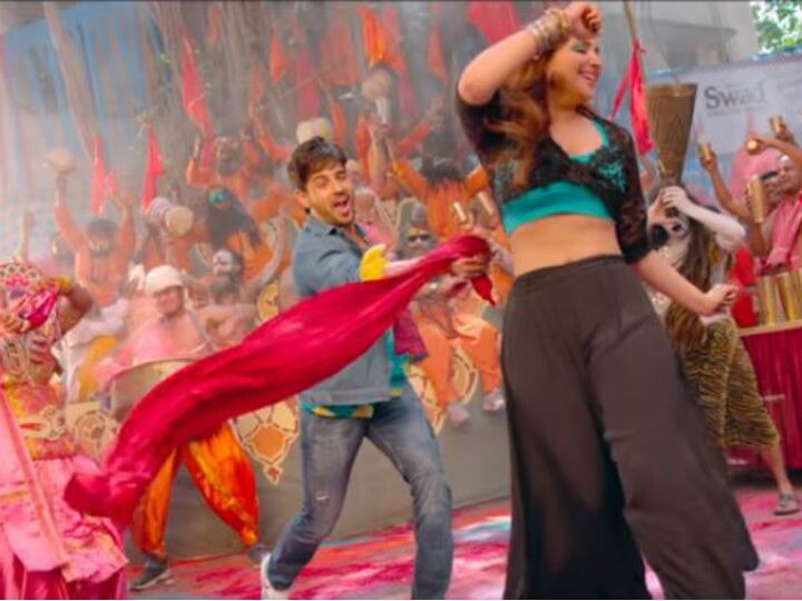 Jabariya Jodi' Song 'Khadke Glassy': WATCH Sidharth Malhotra, Parineeti Chopra Celebrate Holi Dancing Their Hearts Out!