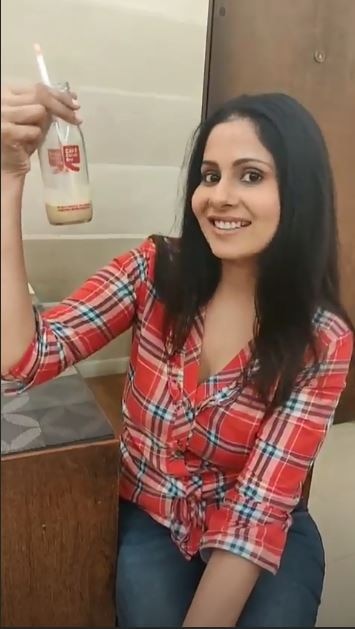 New Mommy Goals! Just Two Months After Giving Birth, TV actress Chhavi Mittal Returns To Work With BABY BOY on sets!