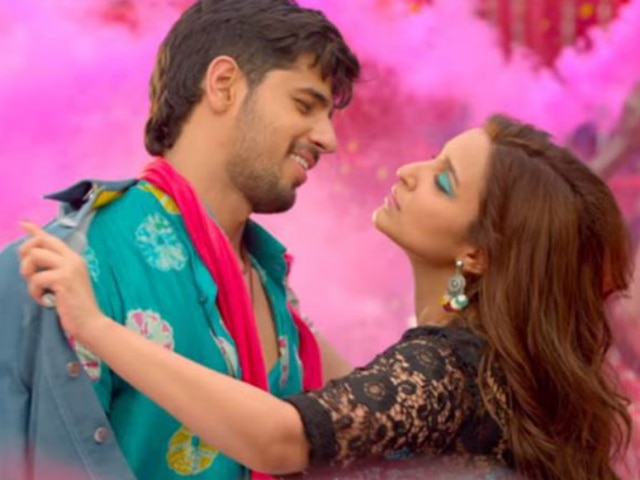 Yo Yo Honey Singh's 'Khadke Glassy' From 'Jabariya Jodi' Becomes Most Played Indian Video On Youtube In Just 24 Hours! Yo Yo Honey Singh's 'Khadke Glassy' from Sidharth Malhotra-Parineeti Chopra's 'Jabariya Jodi' becomes most played Indian video on Youtube in just 24 hours!