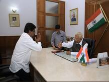 Karnataka Government Crisis: Fresh Blow To Kumaraswamy Govt As Another MLA Withdraws Support