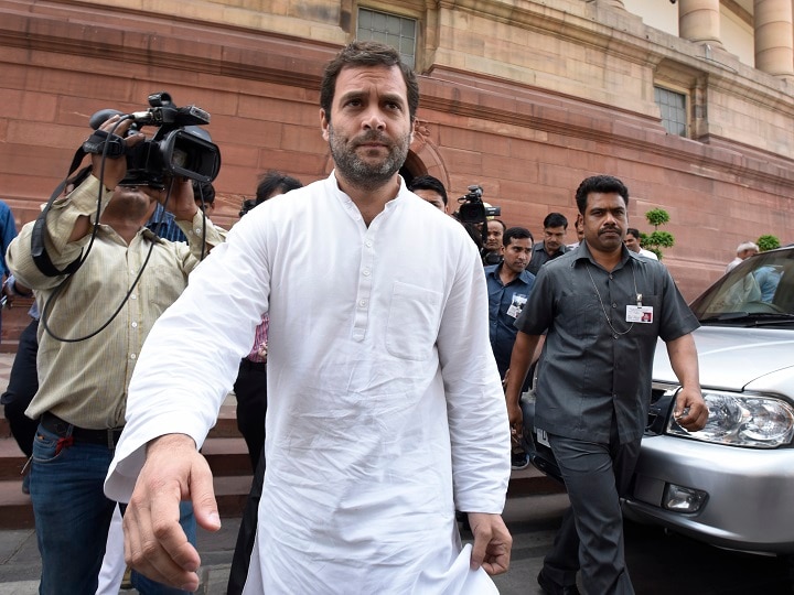 In Lok Sabha, Rahul Gandhi Raises Slogans Over Karnataka Political Crisis In Lok Sabha, Rahul Gandhi Raises Slogans Over Karnataka Political Crisis