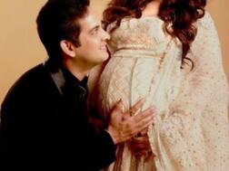 PICS: TV Couple Priyanka-Vikas Kalantri's ADORABLE Photo Shoot Flaunting Her BABY BUMP!